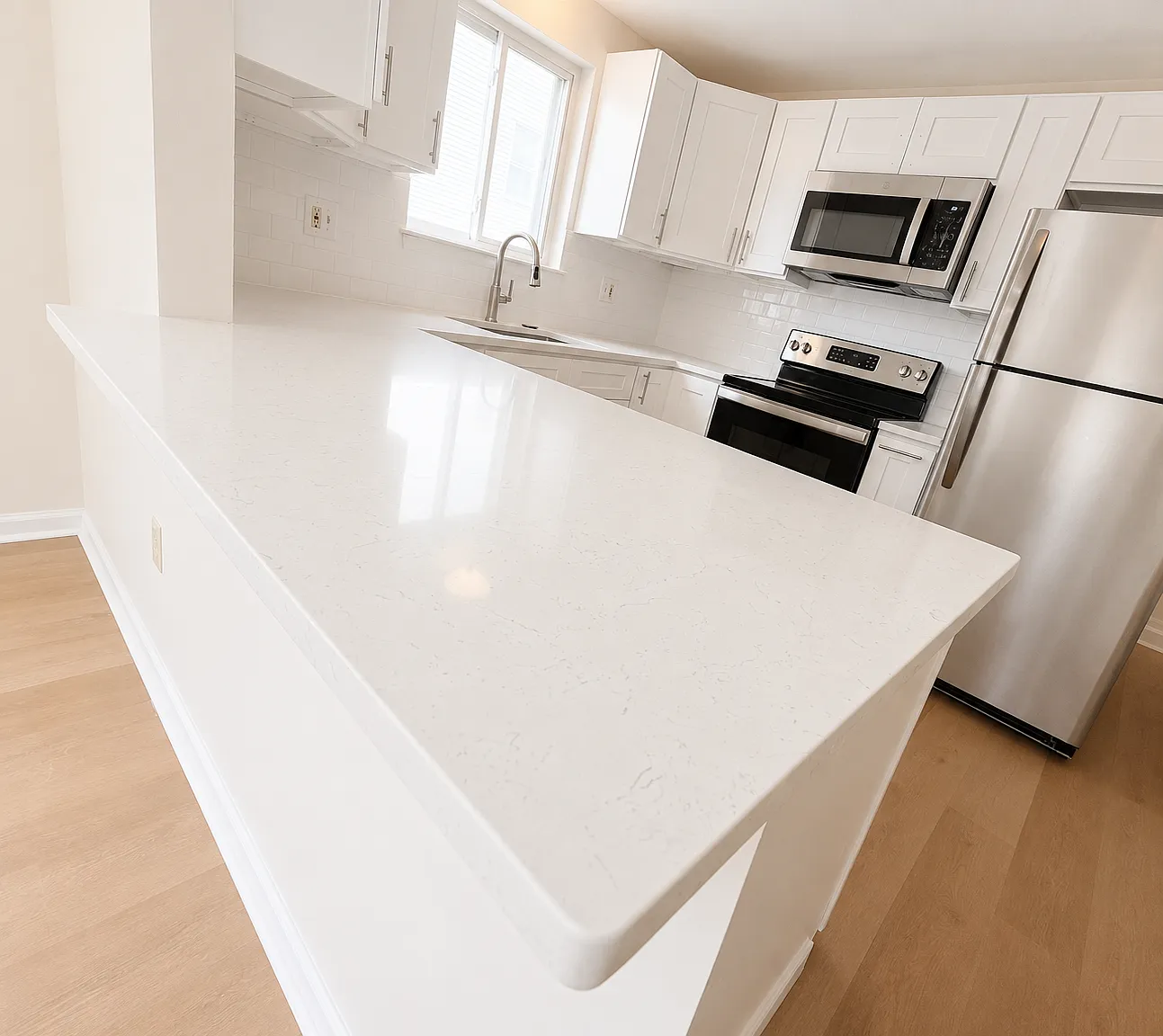 1 bed, 700 sqft, $1,590 — Photo 2