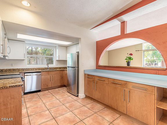 5th image of 55 N Capri Dr