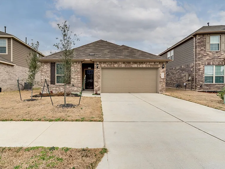 138 Duroc Dr — Photo 1