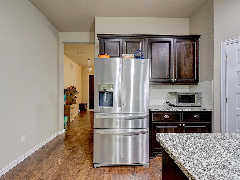 4140 Van Ness Ave — Photo 8