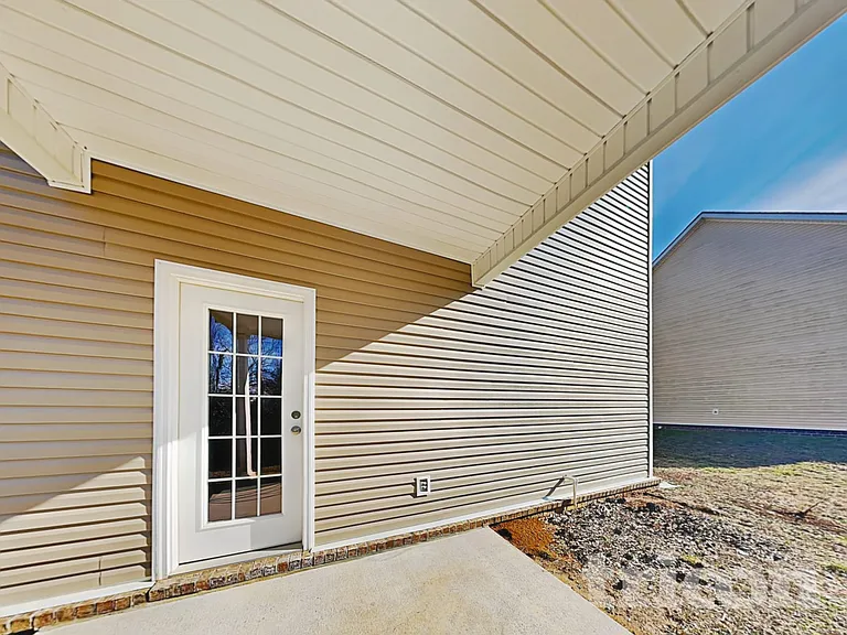 925 Beverly Ct — Photo 16