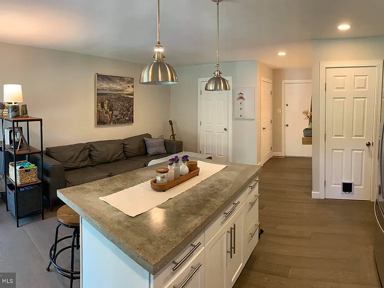 329 Clemens Rd — Photo 3