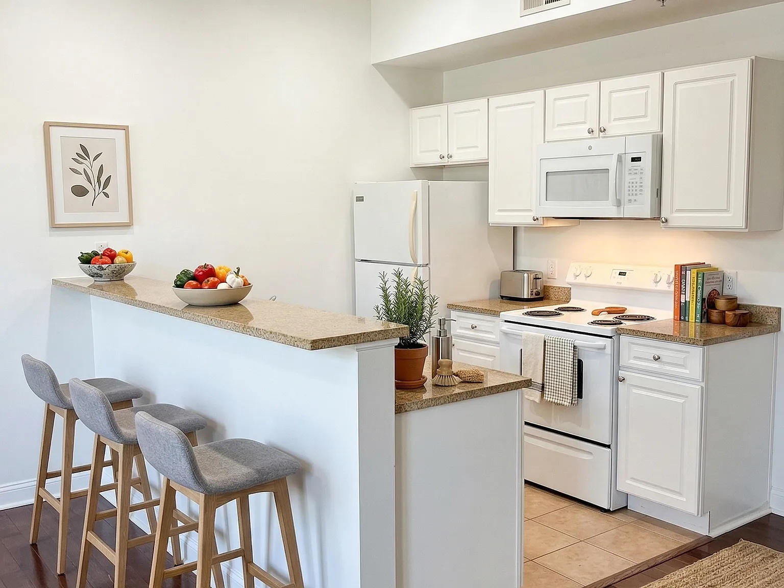Farmington Avenue Apartments — Photo 1