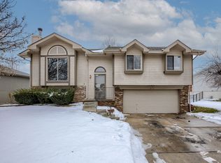 15273 Valley St, Omaha, NE 68144