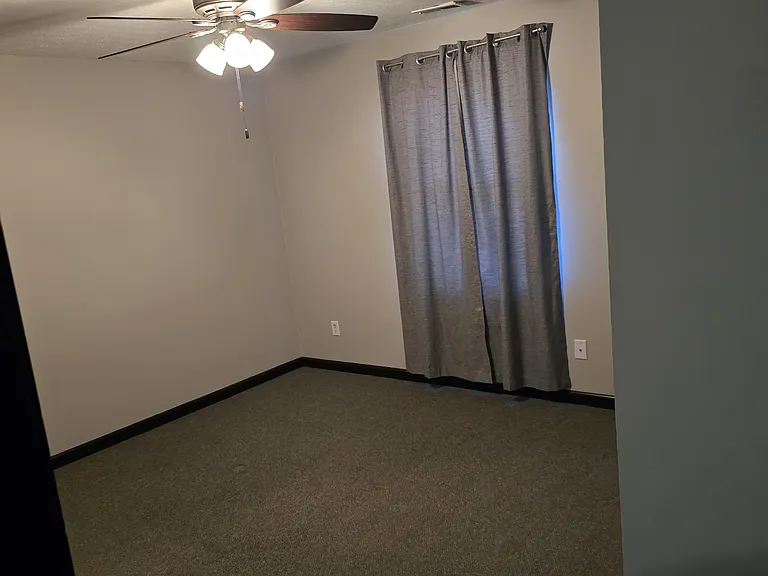 513 S Park Square Dr — Photo 10