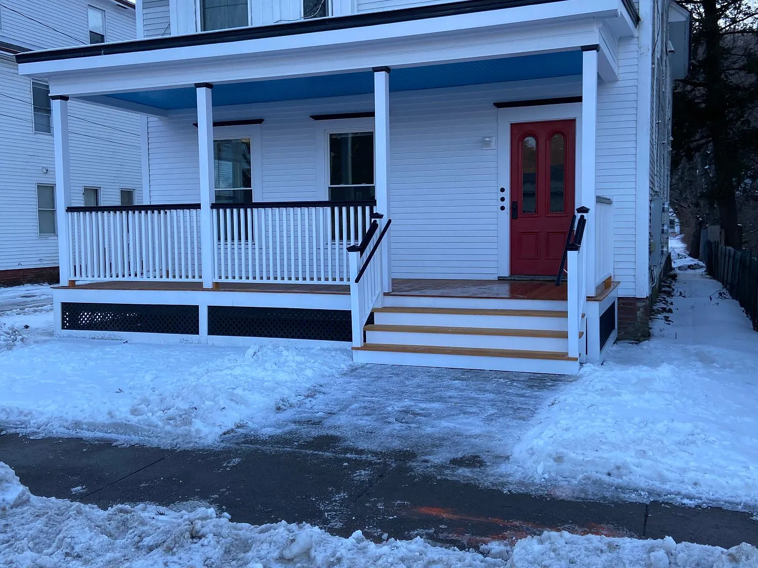 2 bed, 1.5 bath, 1180 sqft, $1,300 — Photo 2
