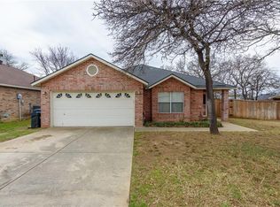 2007 Barton Springs Dr, Corinth, TX 76210