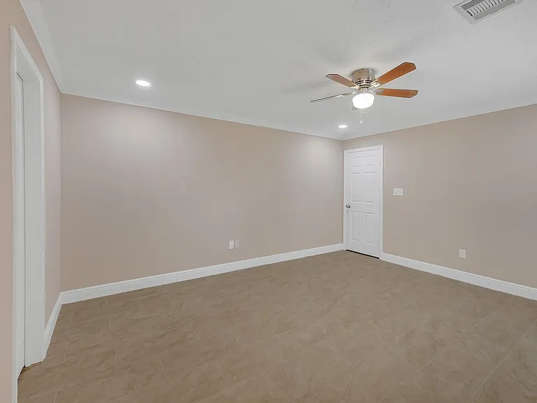 2910 Norwich St — Photo 16