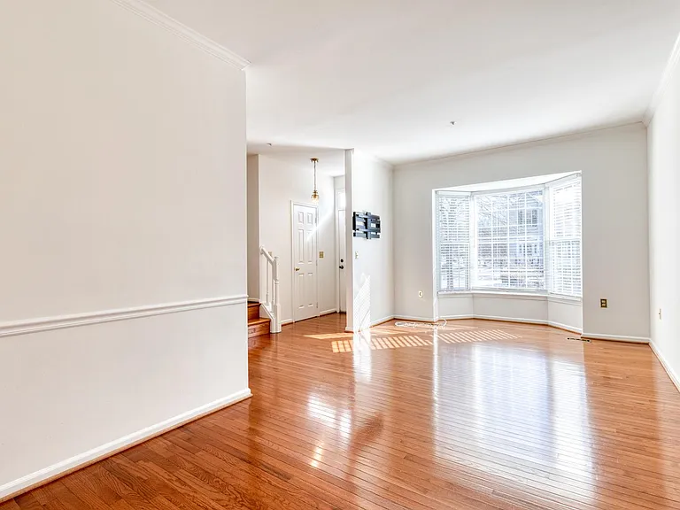 2502 Weston Ct — Photo 5