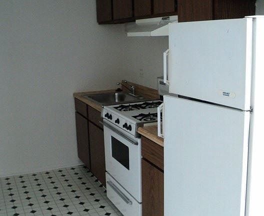 2nd image of 410 South St APT B