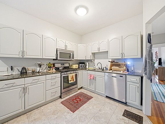5th image of 229 Center St