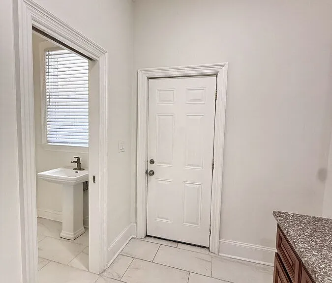 2235 Whitaker St — Photo 20