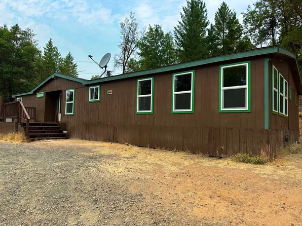 355 Crossway Dr, Gold Hill, OR 97525