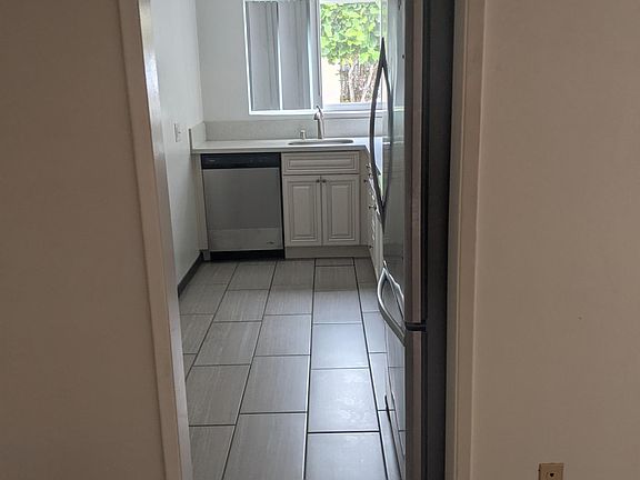 2nd image of 915 Ocean Ave #106