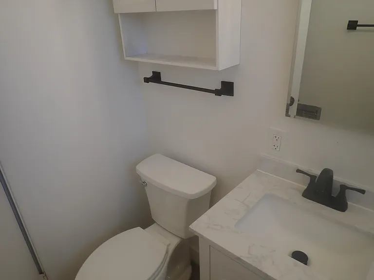 605 Kentia Ave #4 — Photo 8
