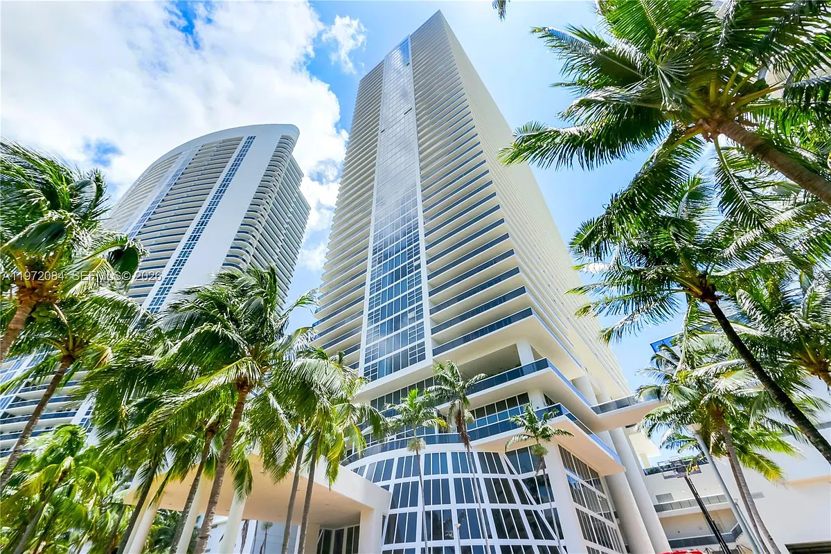 Building Photo - 1830 S Ocean Dr #3804