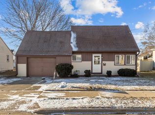 809 9th St, Menasha, WI 54952