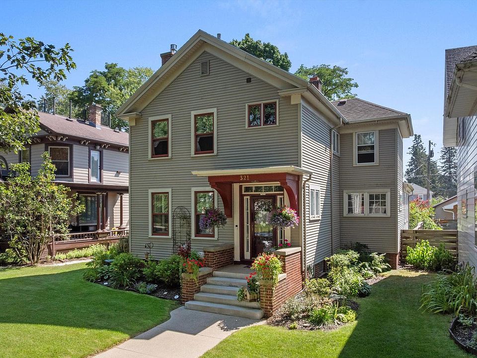 1st image of 321 Huron AVENUE