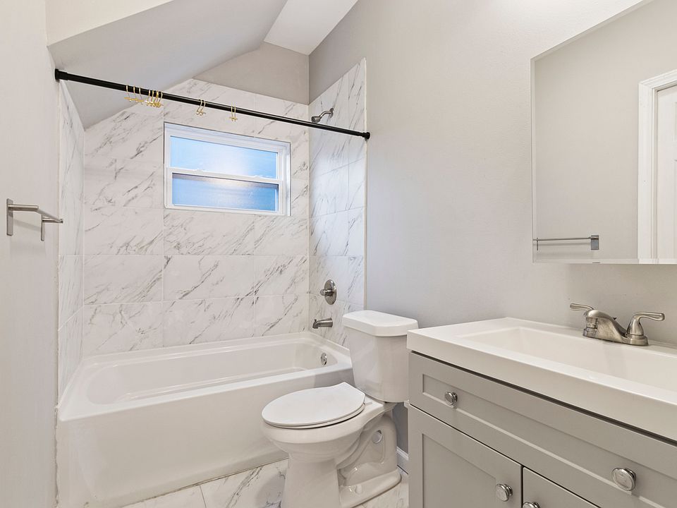 1st floor bath