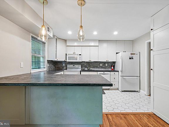 2nd image of 8651 Geren Rd Unit 27-4