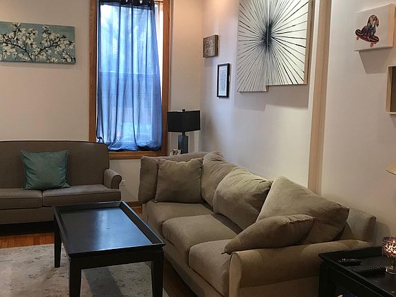 2nd image of 740 N Wolcott Ave APT 1F