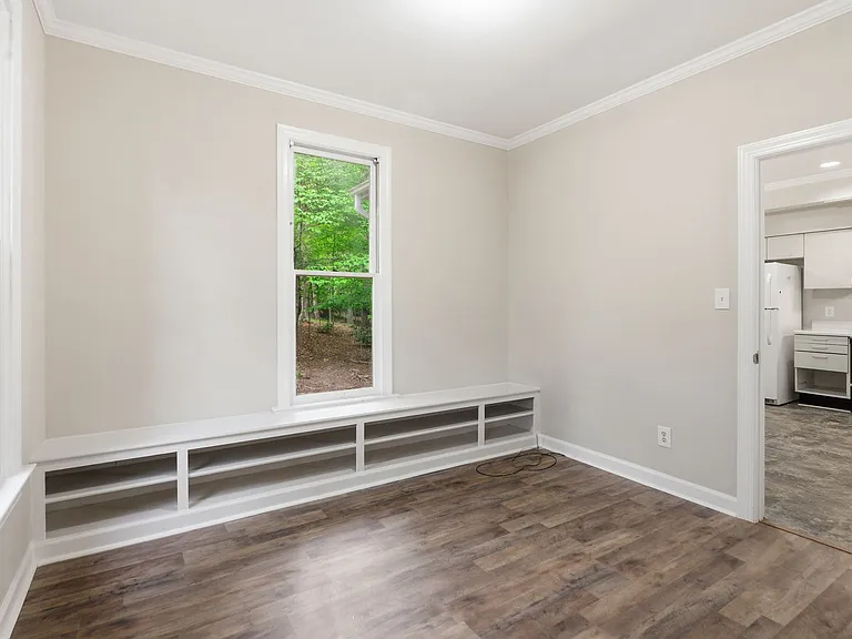 102 Markham Dr — Photo 12