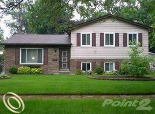 5484 Martin Rd, Warren, MI 48092