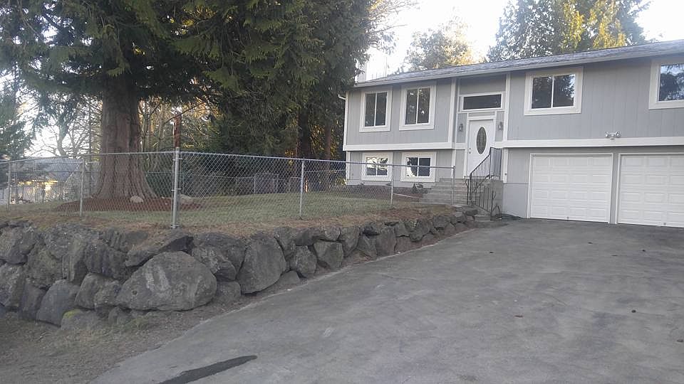 1st image of 3195 NE 72nd St