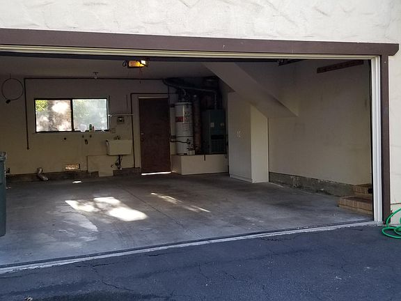 2nd image of 1820 Oak Ave