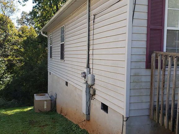 3rd image of 324 Richmond Ave