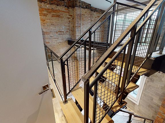 5th image of 1710 Elm St #3R