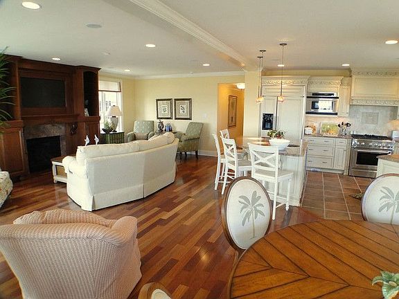 5th image of 2131 Wesley Ave