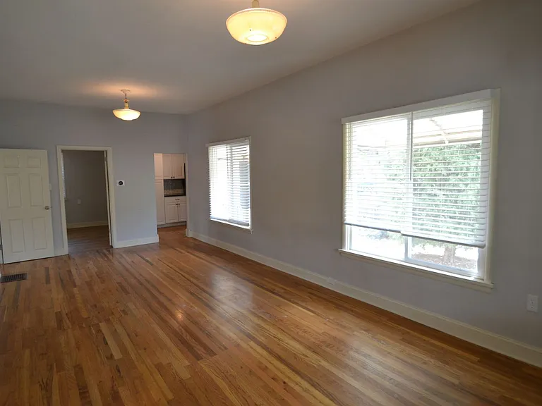 821 N Walnut St — Photo 5