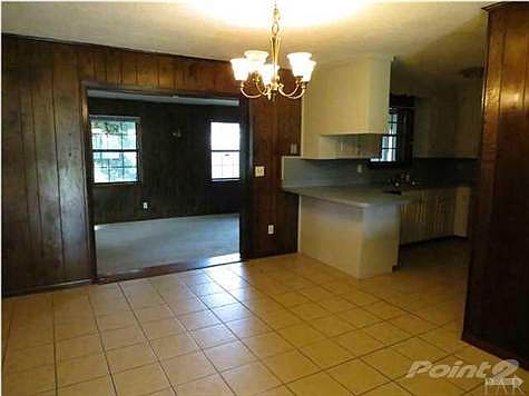 3rd image of 606 N 80th Ave
