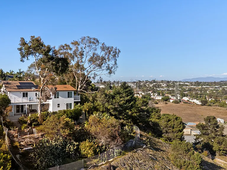 Your stylish Oceanside getaway starts here.