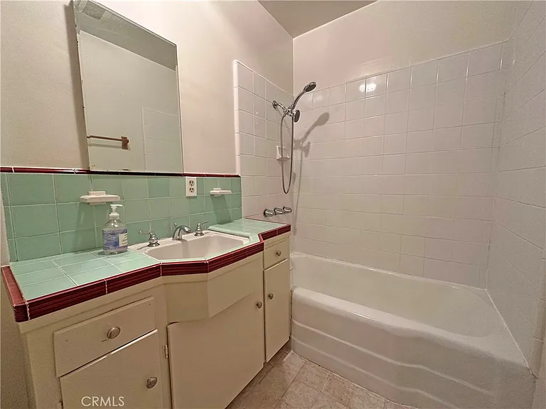 1609 E Chevy Chase Dr #1611 — Photo 14
