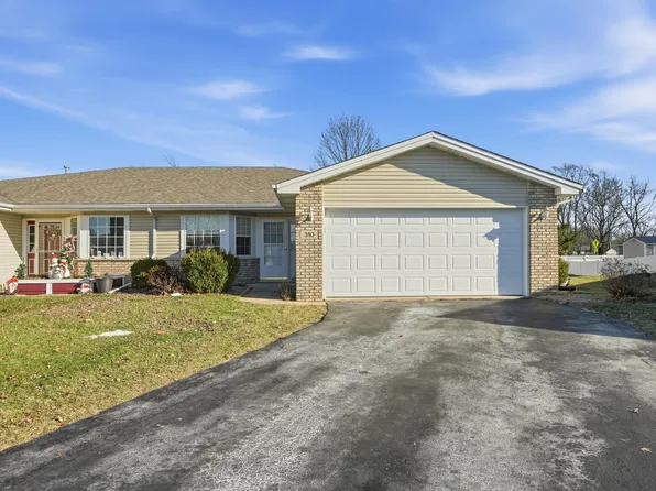 310 Pine Ridge Cir, Lowell, IN 46356