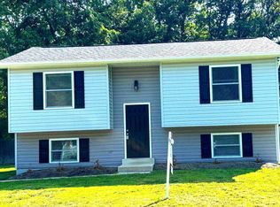 12820 Twin Oak Dr, Waldorf, MD 20601