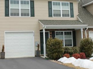 496 Thumper Dr, Ranson, WV 25438