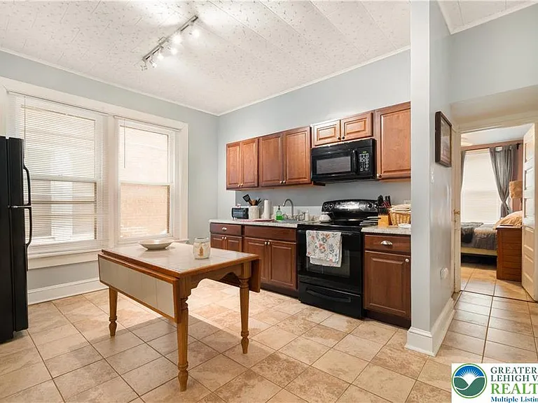 717 W Broad St #1 — Photo 7