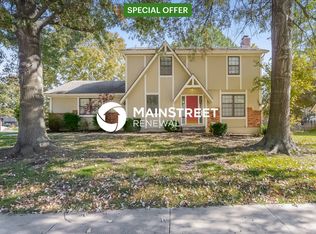 1139 NE Oak Tree Dr, Lees Summit, MO 64086