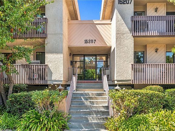 3rd image of 15207 Magnolia Blvd Unit 119