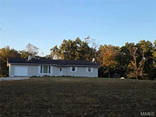2808 New Hope Church Rd, Sullivan, MO 63080
