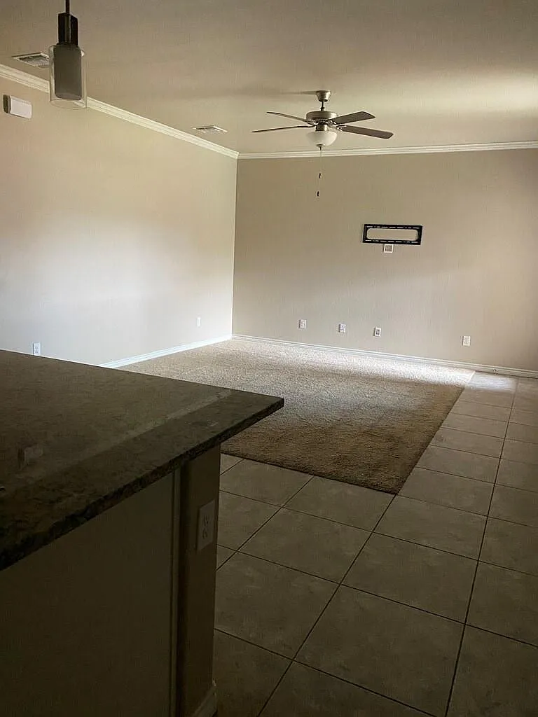 3 bed, 2.0 bath, 1540 sqft, $2,400 — Photo 3