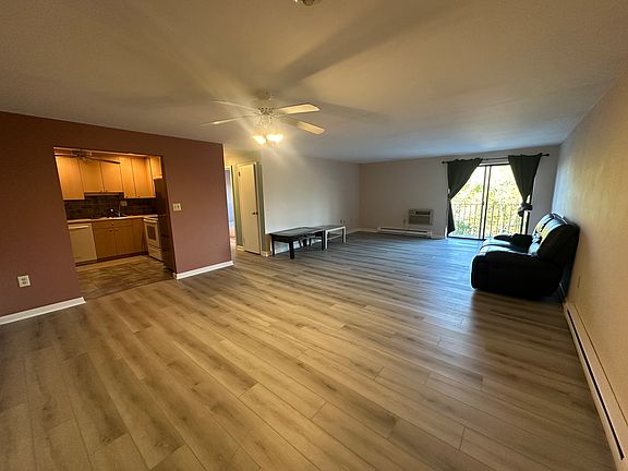 5th image of 1321 Worcester Rd APT 612