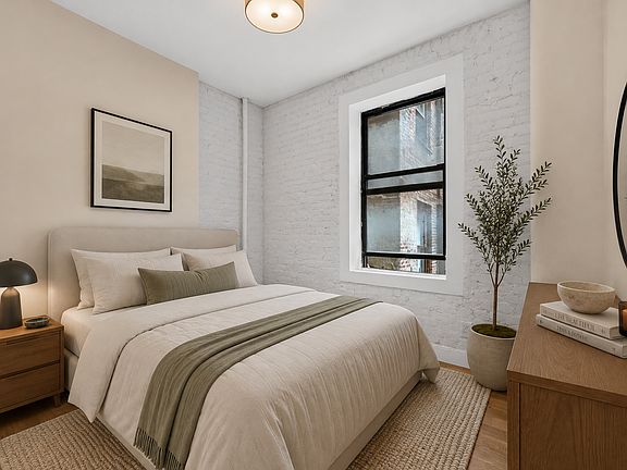 5th image of 2 Bank St APT 1