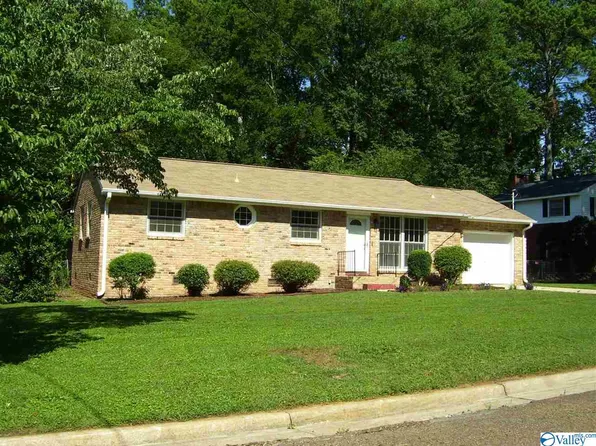 2603 Valley Brook Cir NE, Huntsville, AL 35811