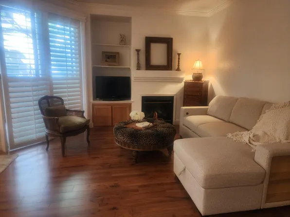 5201 Laguna Oaks Dr Unit 27, Elk Grove, CA 95758
