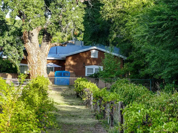 3821 Corrales Rd, Corrales, NM 87048