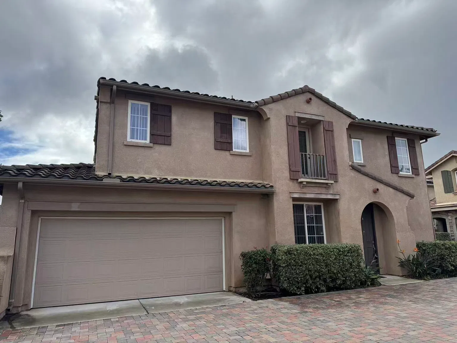 3 bed, 2.5 bath, 1310 sqft, $4,100 — Photo 2